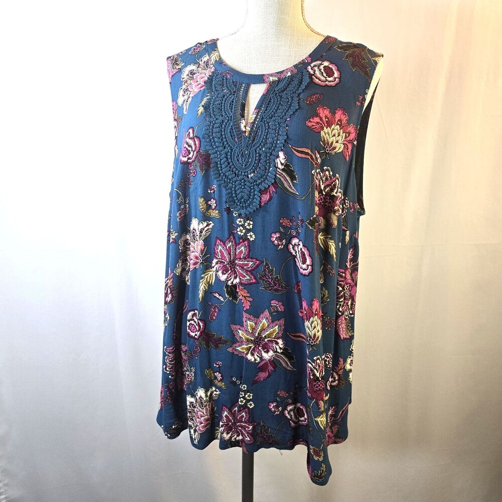 Danielrainn Sleeveless Tunic Top Plus Sz 2X Teal Floral Crochet Neckline & Back